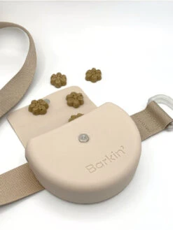 Pochette Pour Friandises Pour Chien - Latte - Barkin 9 Pochette Pour Friandises Pour Chien - Latte - Barkin -Animalerie Barkin pochette etanche friandises chien chiot sable 4