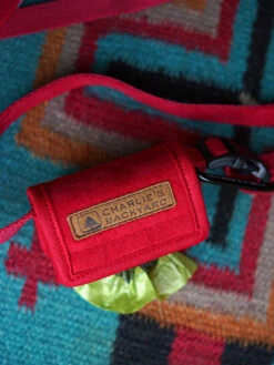 Distributeur De Sacs à Crottes Pour Chien - Rouge - Charlie's Backyard 10 Distributeur De Sacs à Crottes Pour Chien - Rouge - Charlie's Backyard -Animalerie Charlie s Backyard distributeur sac a dejection pour chien rouge 3 a5c44e03 3d8d 42c1 a387 1074bf6f1fc5