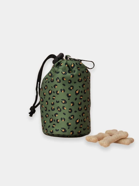 Pochette à Friandises Pour Chien - Léopard Vert - Cocopup London 3 Pochette à Friandises Pour Chien - Léopard Vert - Cocopup London