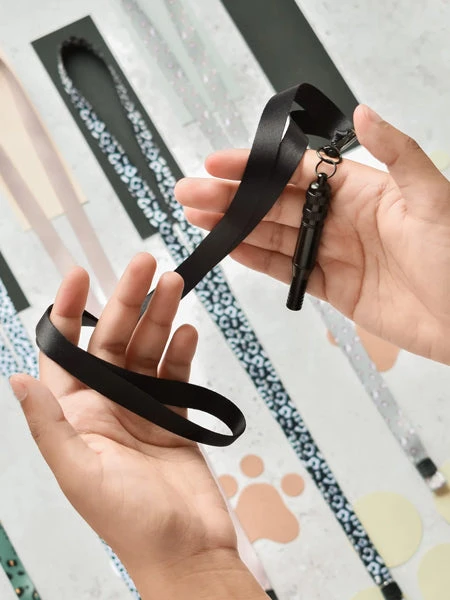 Sifflet éducation Positive Des Chiens - Collier Noir - Cocopup London 4 Sifflet éducation Positive Des Chiens - Collier Noir - Cocopup London – Image 2