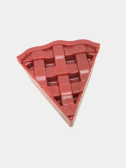 Jouet à Mâcher Ou à Lécher Pour Chien - Tarte à La Cerise - SodaPup -Animalerie SodaPup jouet interactif pour chien chiot tarte 1