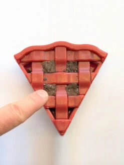 Jouet à Mâcher Ou à Lécher Pour Chien - Tarte à La Cerise - SodaPup -Animalerie SodaPup jouet interactif pour chien chiot tarte 3