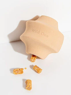 Balle Twist Toss Pour Chien - Beige - Wild One -Animalerie Wild one accessoire chien design balle twist toss beige 3