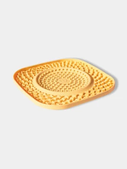 Tapis De Léchage 🍽️😋 Pour Chien Et Chat - YoomY Plate - Jaune - Inooko 8 Tapis De Léchage 🍽️😋 Pour Chien Et Chat - YoomY Plate - Jaune - Inooko -Animalerie inooko Tapis lechage YoomY Plate dusty yellow 1