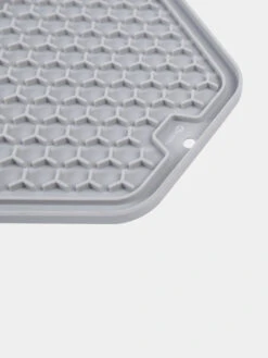 Tapis D'occupation Pour Chien Et Chat - Gris -Animalerie inooko Tapis YoomY Mat gris 3 f9a9dcf1 4ac8 4ded bafe 54229f1f54ed 1