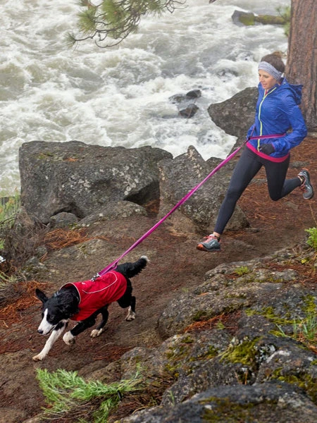 Ruffwear Laisse Roamer Extensible - Rouge 12 Ruffwear Laisse Roamer Extensible - Rouge – Image 10