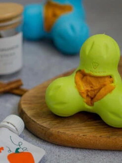 West Paw Jouet à Garnir Puzzle Pour Chien - Tux Zogoflex - Eco-friendly -Animalerie west paw Tux jouet a garnir fourrer ecologique naturel pour chien vert 1 56f15ed1 70b4 4b70 8e37 95a6a7c155bd