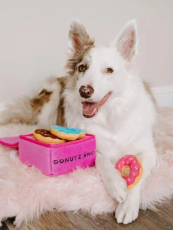 Jouet D'occupation Pour Chien Original - Boîte à Donuts 🍩 - ZippyPaws 7 Jouet D'occupation Pour Chien Original - Boîte à Donuts 🍩 - ZippyPaws -Animalerie zippy paws peluche pour chien boite donut 4